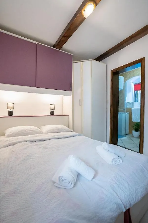 Lovran Old Town Apartment, 50M From Sea Apartment