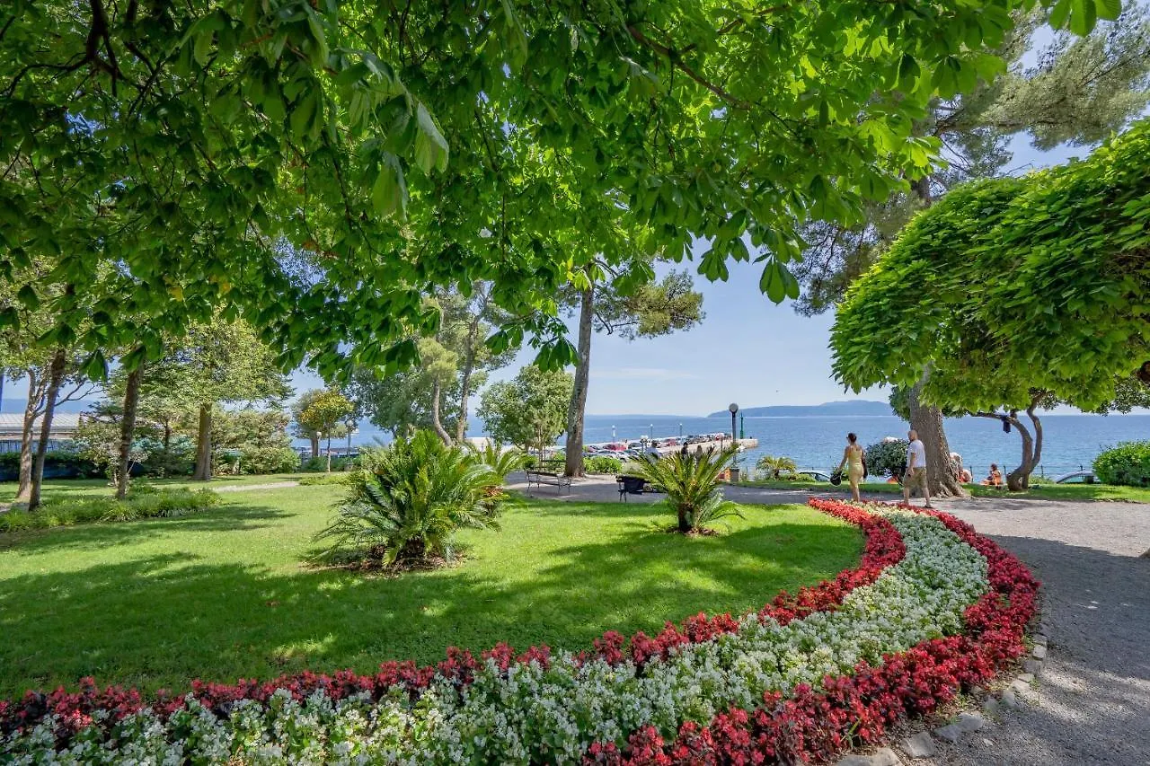Lovran Old Town Apartment, 50M From Sea