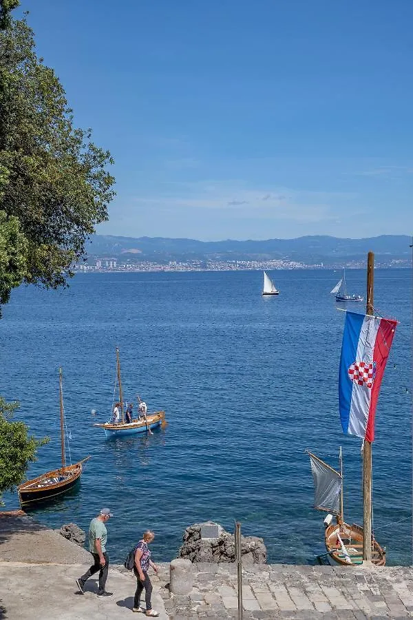 Apartment Lovran Old Town Apartment, 50M From Sea Kroatien
